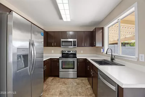 Kitchen - 2111 E Paradise Ln, Phoenix, AZ 85022 photo 1 of 4