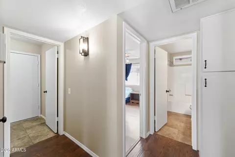 Entry Way - 2111 E Paradise Ln, Phoenix, AZ 85022 photo 1 of 2
