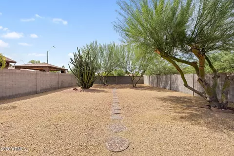 Exterior - 2111 E Paradise Ln, Phoenix, AZ 85022 photo 4 of 7