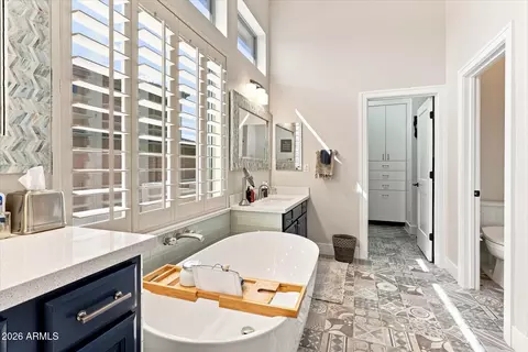 Bath - 7963 E Sugarloaf Cir, Mesa, AZ 85207 photo 3 of 6