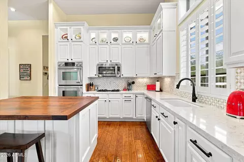 Kitchen - 7963 E Sugarloaf Cir, Mesa, AZ 85207 photo 5 of 7