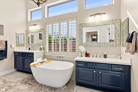 Bath - 7963 E Sugarloaf Cir, Mesa, AZ 85207 photo 4 of 6