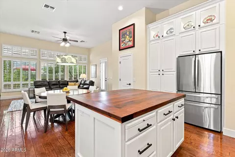 Kitchen - 7963 E Sugarloaf Cir, Mesa, AZ 85207 photo 3 of 7