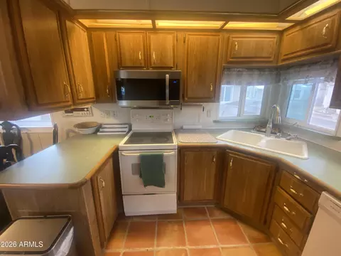 Kitchen - 1522 S Omaha Dr, Apache Junction, AZ 85119 photo 2 of 8