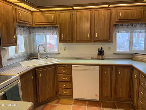 Kitchen - 1522 S Omaha Dr, Apache Junction, AZ 85119 photo 6 of 8