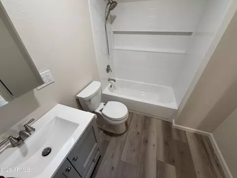 Bath - 841 E 2nd St E, Snowflake, AZ 85937 photo 2 of 2