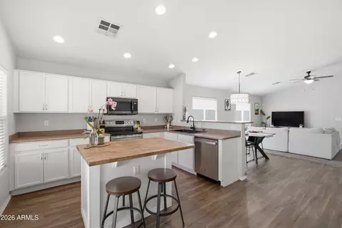 Kitchen - 3336 E Joseph Way, Gilbert, AZ 85295 photo 2 of 3