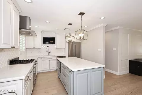 Kitchen - 2230 E Devonshire Ave, Phoenix, AZ 85016 photo 2 of 5