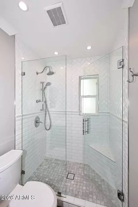 Bath - 2230 E Devonshire Ave, Phoenix, AZ 85016 photo 3 of 7