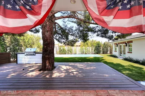 Exterior - 2230 E Devonshire Ave, Phoenix, AZ 85016 photo 6 of 17