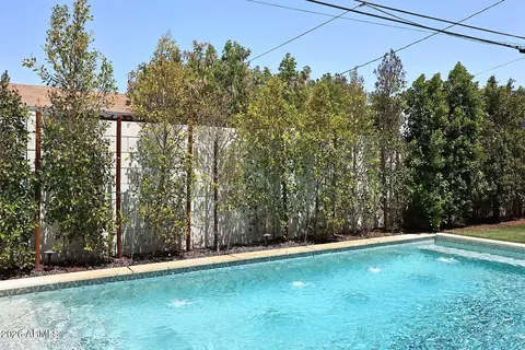 Exterior - 2230 E Devonshire Ave, Phoenix, AZ 85016 photo 16 of 17
