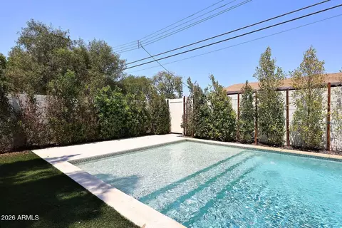 Exterior - 2230 E Devonshire Ave, Phoenix, AZ 85016 photo 15 of 17