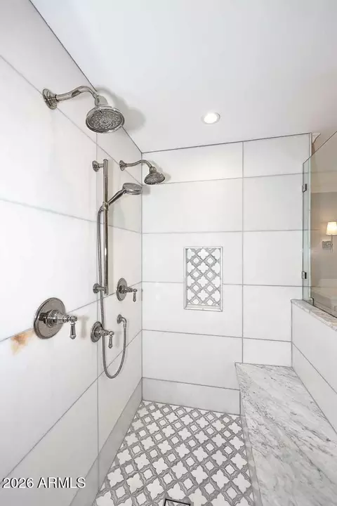 Bath - 2230 E Devonshire Ave, Phoenix, AZ 85016 photo 7 of 7