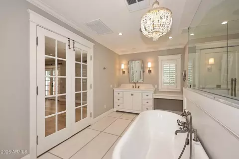 Bath - 2230 E Devonshire Ave, Phoenix, AZ 85016 photo 5 of 7