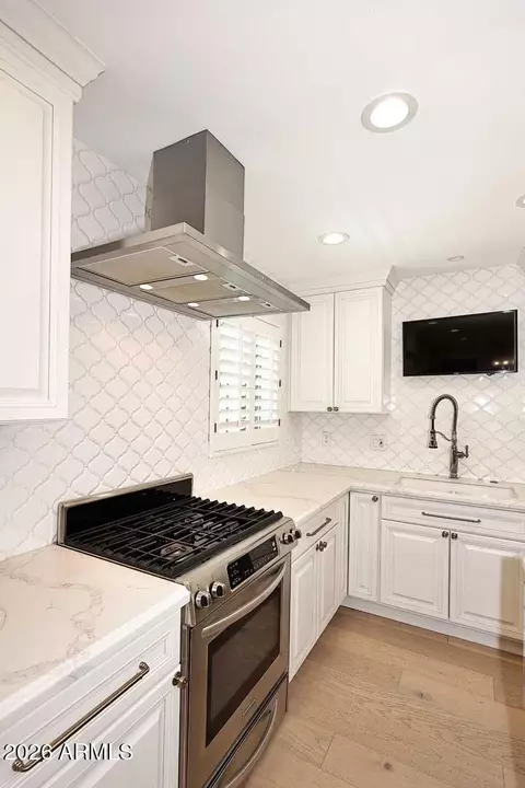 Kitchen - 2230 E Devonshire Ave, Phoenix, AZ 85016 photo 3 of 5