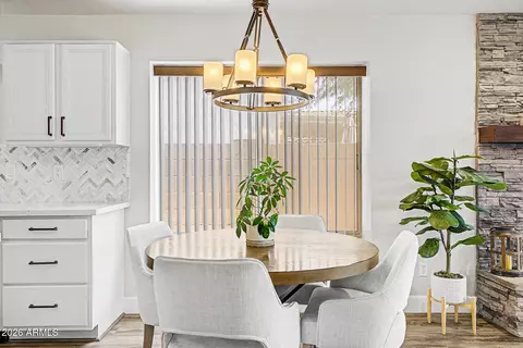 Dining - 4327 E Tether Trl, Phoenix, AZ 85050 photo 2 of 2