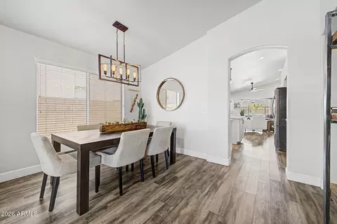 Dining - 4327 E Tether Trl, Phoenix, AZ 85050 photo 1 of 2