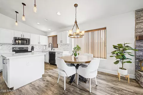 Kitchen - 4327 E Tether Trl, Phoenix, AZ 85050 photo 6 of 6