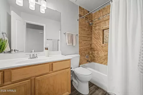 Bath - 4327 E Tether Trl, Phoenix, AZ 85050 photo 3 of 3