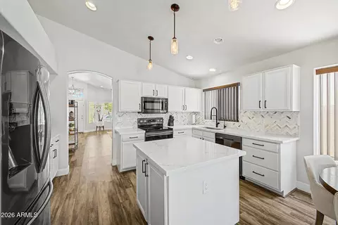 Kitchen - 4327 E Tether Trl, Phoenix, AZ 85050 photo 1 of 6