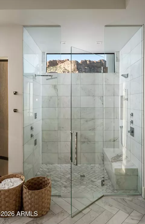 Bath - 4822 E Palomino Rd, Phoenix, AZ 85018 photo 4 of 6