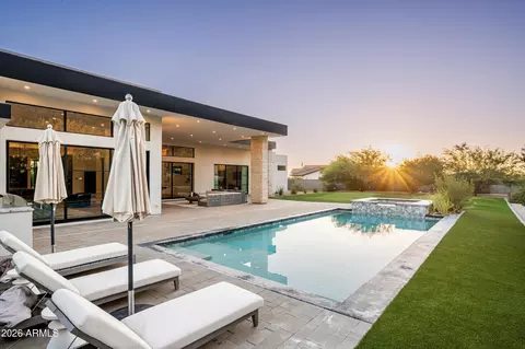 Exterior - 4822 E Palomino Rd, Phoenix, AZ 85018 photo 7 of 17