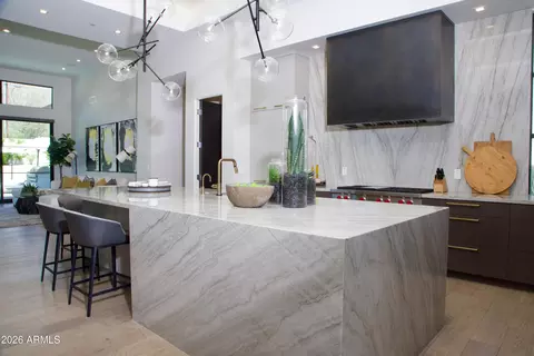 Kitchen - 4822 E Palomino Rd, Phoenix, AZ 85018 photo 2 of 4