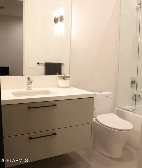 Bath - 4822 E Palomino Rd, Phoenix, AZ 85018 photo 5 of 5
