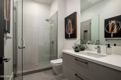 Bath - 4822 E Palomino Rd, Phoenix, AZ 85018 photo 6 of 6