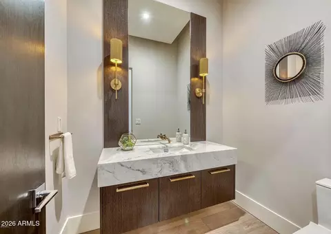 Bath - 4822 E Palomino Rd, Phoenix, AZ 85018 photo 3 of 5