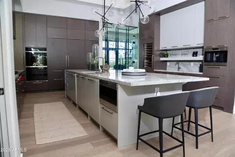 Kitchen - 4822 E Palomino Rd, Phoenix, AZ 85018 photo 3 of 4