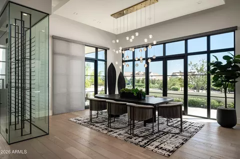 Dining - 4822 E Palomino Rd, Phoenix, AZ 85018 photo 1 of 2