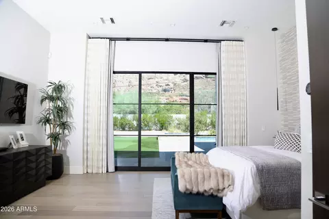 Bedroom - 4822 E Palomino Rd, Phoenix, AZ 85018 photo 2 of 5