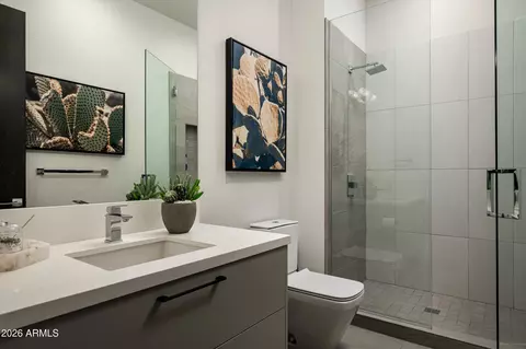 Bath - 4822 E Palomino Rd, Phoenix, AZ 85018 photo 5 of 6