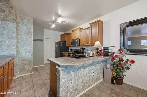 Kitchen - 4172 E Orchid Ln, Gilbert, AZ 85296 photo 1 of 2
