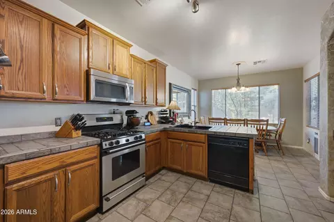 Kitchen - 4172 E Orchid Ln, Gilbert, AZ 85296 photo 2 of 2
