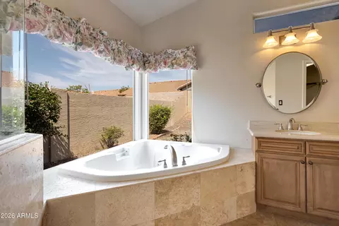 Bath - 2542 E Mountain Sky Ave, Phoenix, AZ 85048 photo 2 of 5