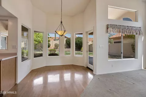 Dining - 2542 E Mountain Sky Ave, Phoenix, AZ 85048 photo 2 of 3