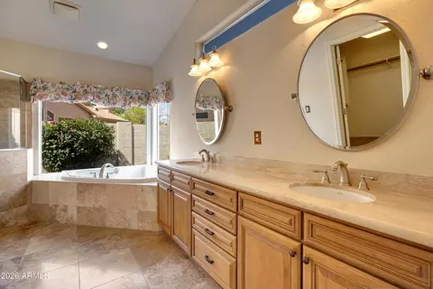 Bath - 2542 E Mountain Sky Ave, Phoenix, AZ 85048 photo 1 of 5