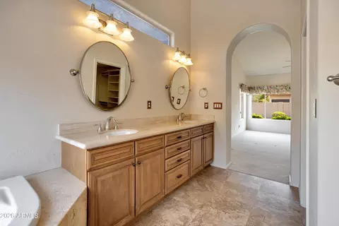 Bath - 2542 E Mountain Sky Ave, Phoenix, AZ 85048 photo 3 of 5