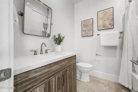 Bath - 137 E Hearne Way, Gilbert, AZ 85234 photo 3 of 3