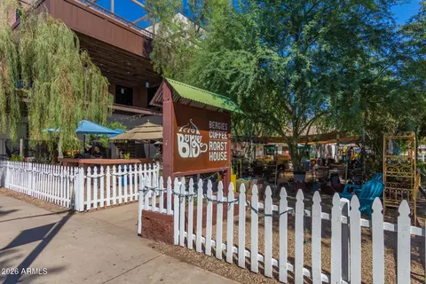 Exterior - 137 E Hearne Way, Gilbert, AZ 85234 photo 6 of 7