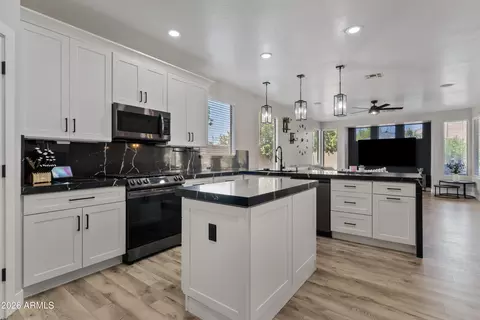 Kitchen - 6766 S Seneca Ct, Gilbert, AZ 85298 photo 4 of 6
