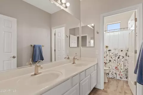 Bath - 6766 S Seneca Ct, Gilbert, AZ 85298 photo 6 of 6