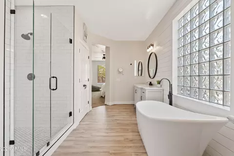 Bath - 6766 S Seneca Ct, Gilbert, AZ 85298 photo 3 of 6