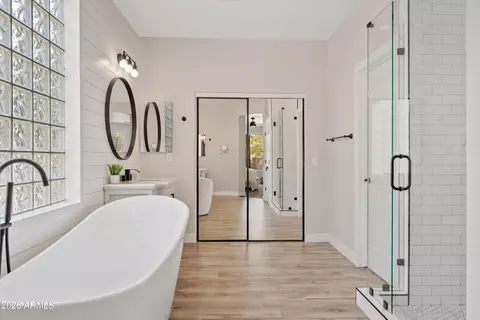 Bath - 6766 S Seneca Ct, Gilbert, AZ 85298 photo 2 of 6