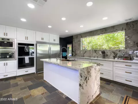 Kitchen - 1834 E Riviera Dr, Tempe, AZ 85282 photo 6 of 8