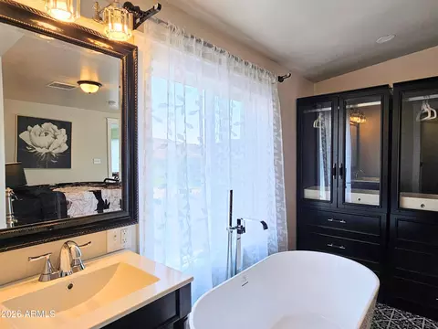Bath - 210 C St, Bisbee, AZ 85603 photo 4 of 6