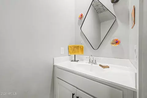 Bath - 8176 N 22nd Dr, Phoenix, AZ 85021 photo 1 of 3