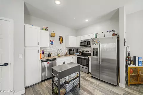 Kitchen - 8176 N 22nd Dr, Phoenix, AZ 85021 photo 1 of 3